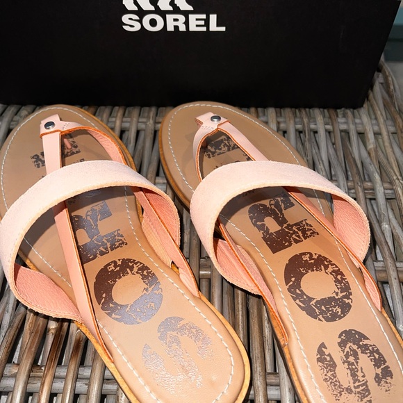 Sorel Ella Flip in melon size 9 - Picture 2 of 6